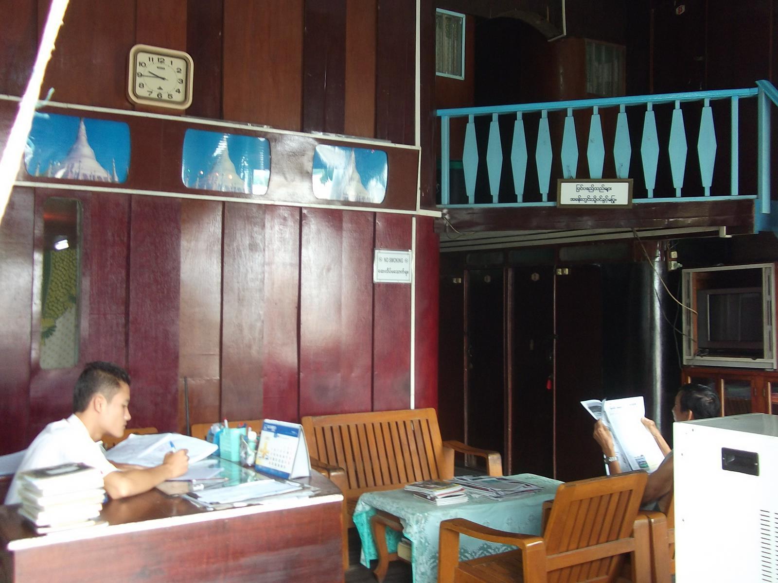 Breeze Guest House Maulmyine Esterno foto