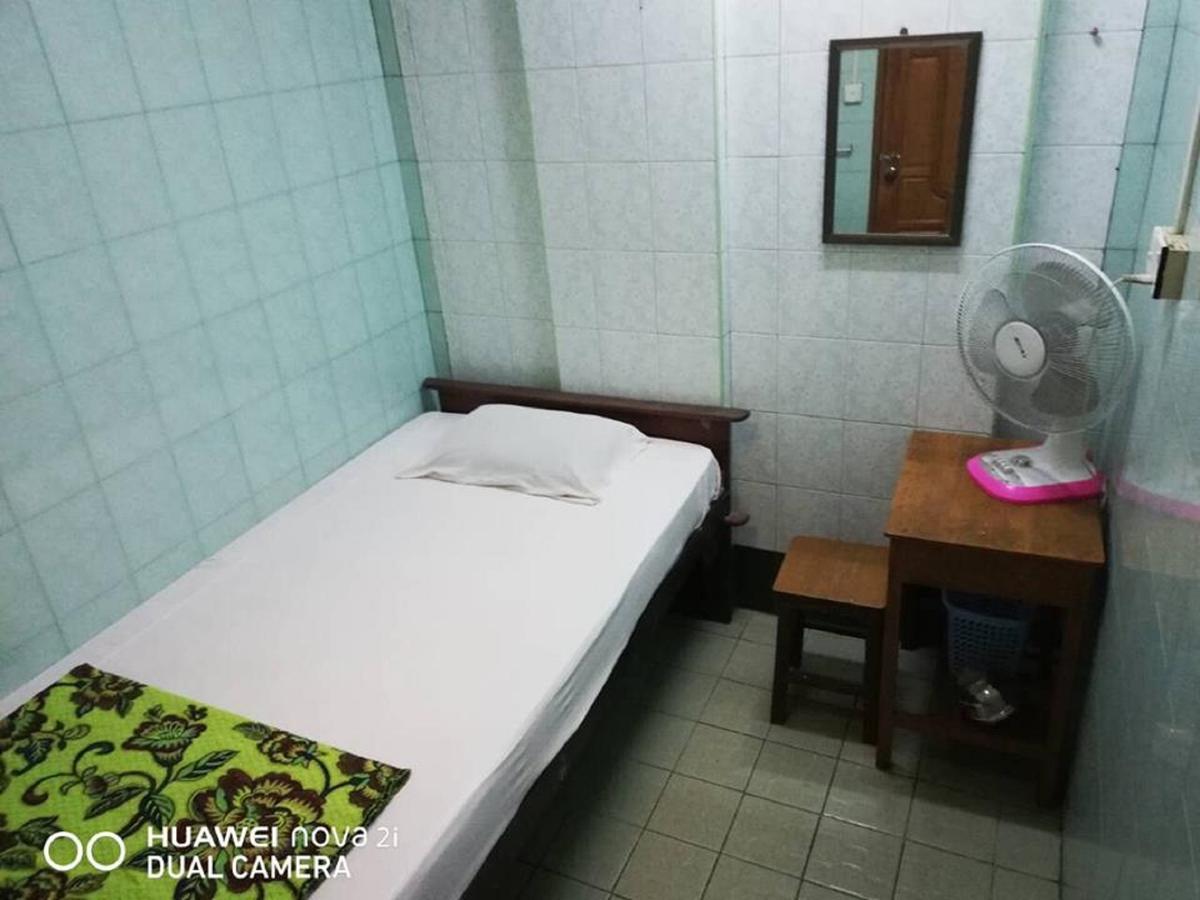 Breeze Guest House Maulmyine Esterno foto