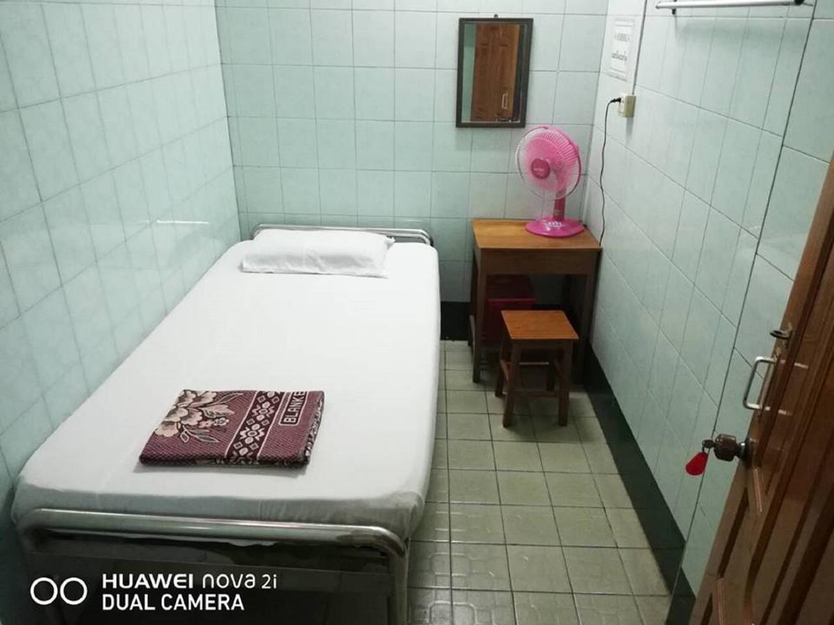 Breeze Guest House Maulmyine Esterno foto