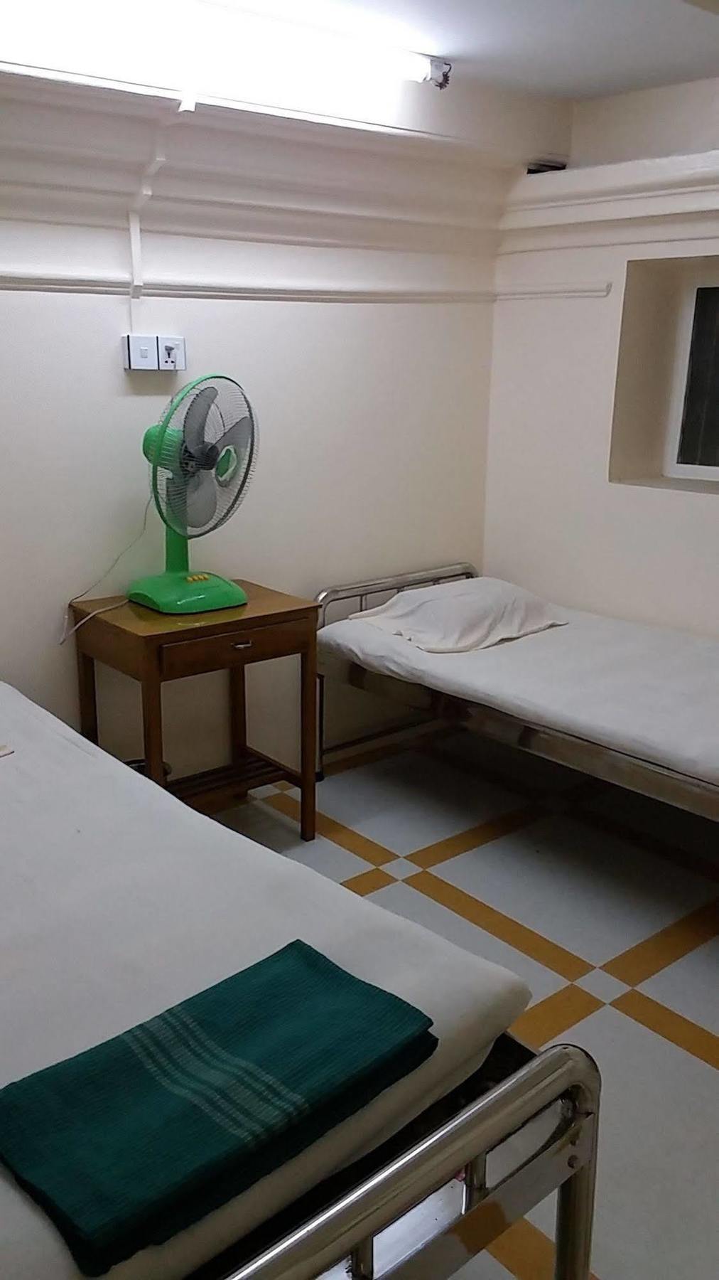 Breeze Guest House Maulmyine Esterno foto