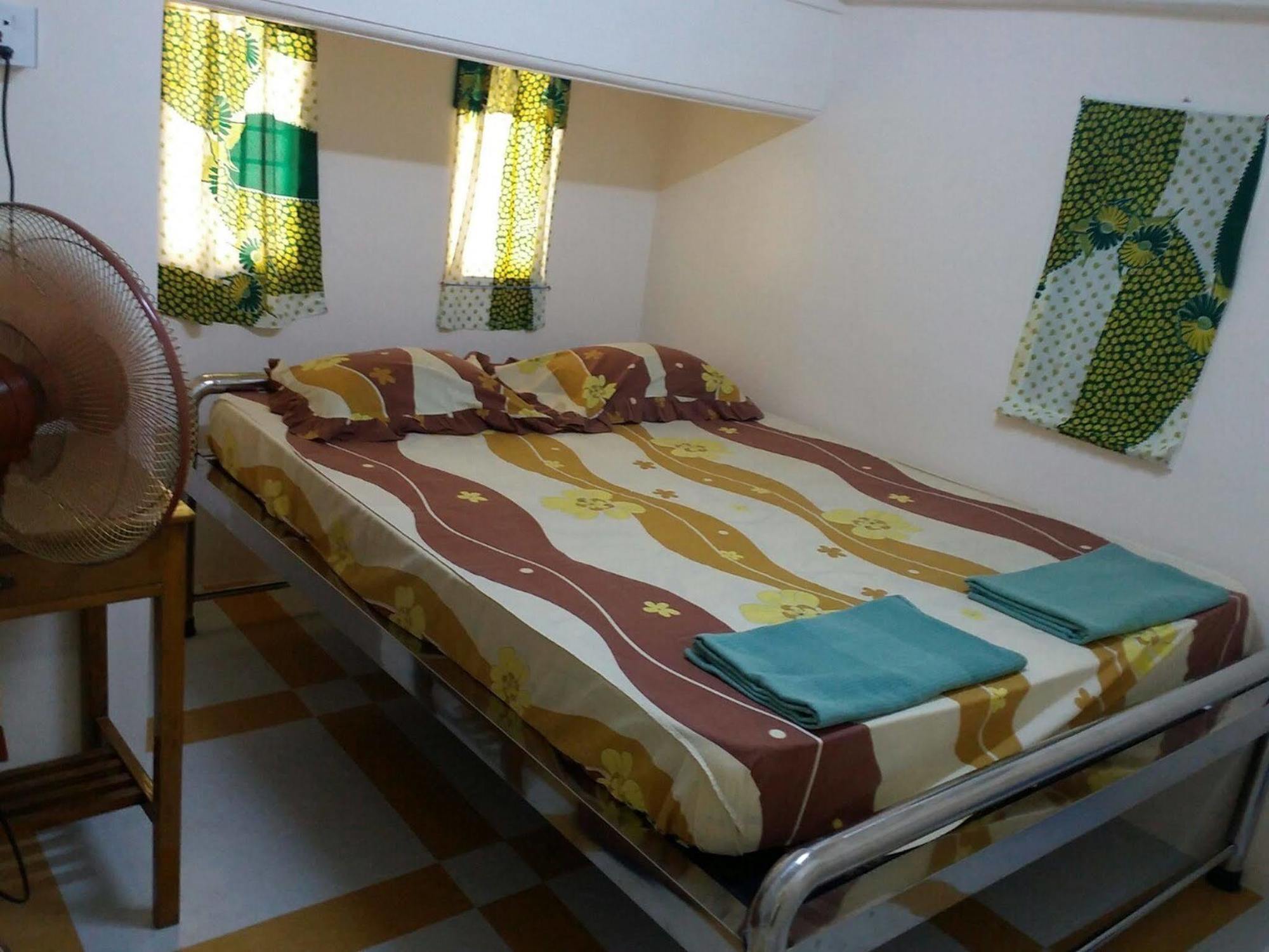 Breeze Guest House Maulmyine Esterno foto
